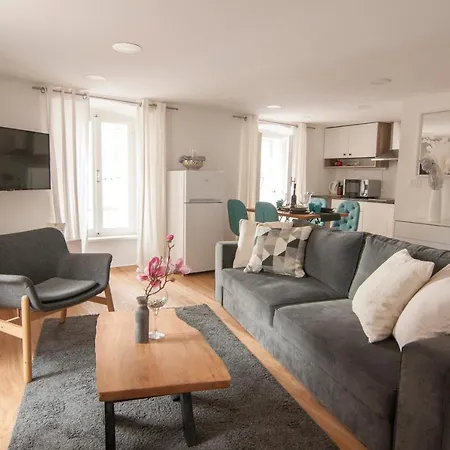 Aparthouse Porto Apartman *